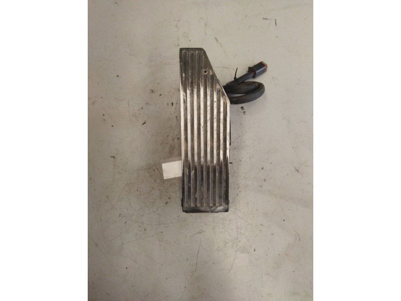 Recambio de pedal acelerador para renault magnum ab 2005 12.8 diesel referencia OEM IAM 7482492415  