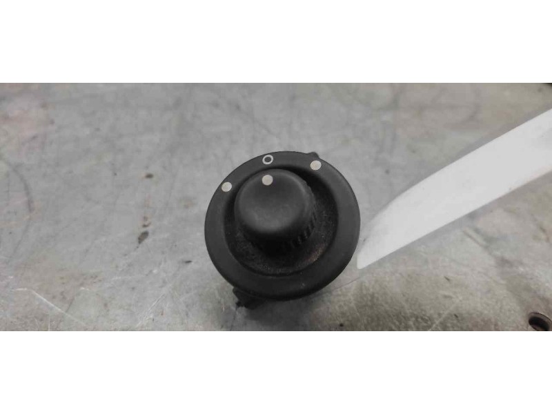 Recambio de mando retrovisor para renault megane ii berlina 3p referencia OEM IAM 8200002442A 8 PINS 