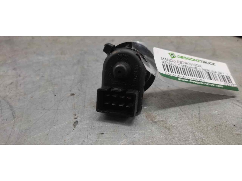 Recambio de mando retrovisor para renault megane ii berlina 3p referencia OEM IAM 8200002442A 8 PINS 