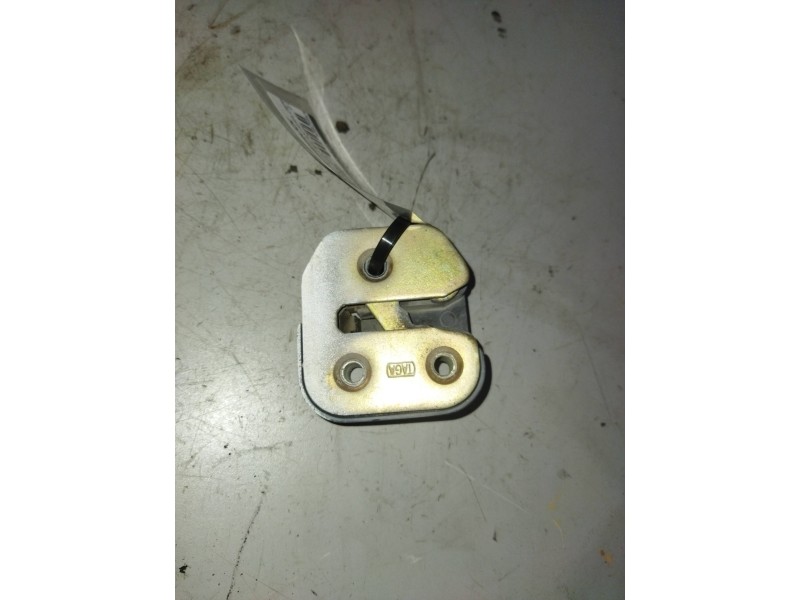 Recambio de cerradura puerta delantera derecha para man l 2000 evolution 6.9 diesel referencia OEM IAM 85626806010  