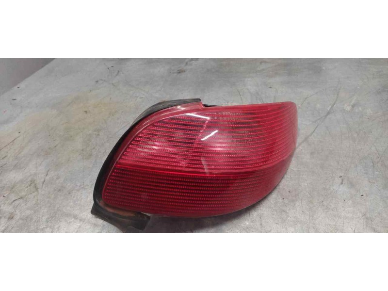 Recambio de piloto trasero derecho para peugeot 206 cc cc referencia OEM IAM   