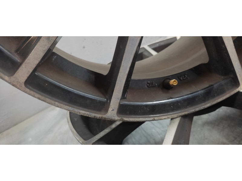 Recambio de juego llantas para volkswagen golf v berlina (1k1) conceptline (e) referencia OEM IAM  17 X 7.5J ET42 17´´-5 TORNILL