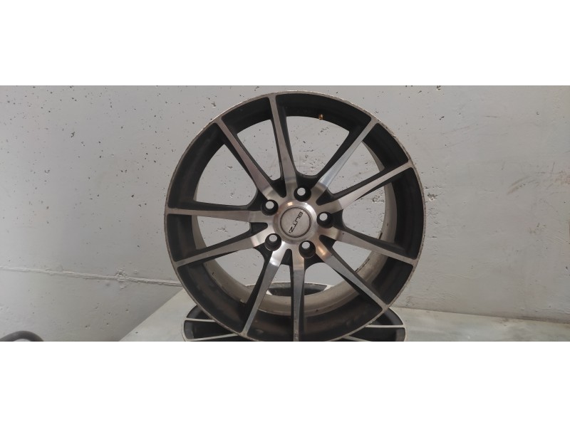 Recambio de juego llantas para volkswagen golf v berlina (1k1) conceptline (e) referencia OEM IAM  17 X 7.5J ET42 17´´-5 TORNILL