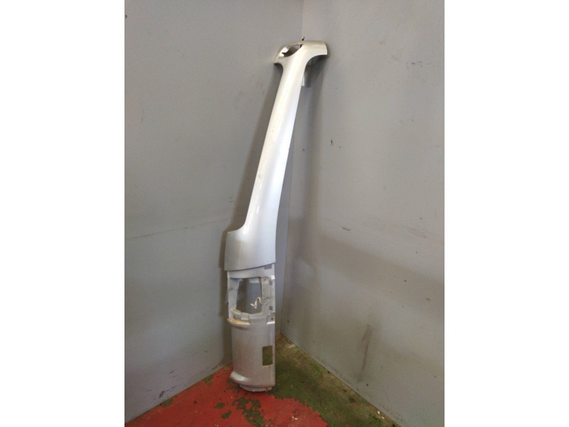 Recambio de moldura luna delantera para nissan trucks atleon 140 referencia OEM IAM 612639X005 612639X004 DEFLECTOR IZQUIERDA