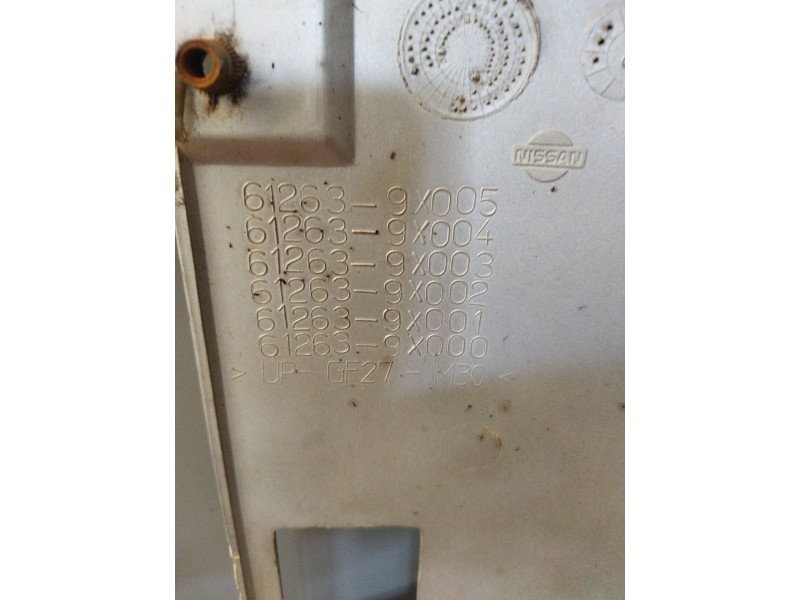 Recambio de moldura luna delantera para nissan trucks atleon 140 referencia OEM IAM 612639X005 612639X004 DEFLECTOR IZQUIERDA