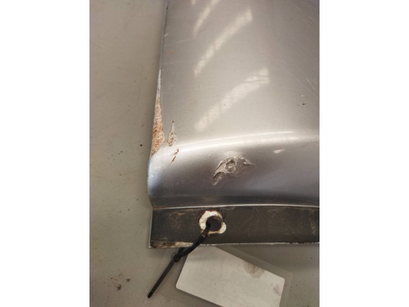 Recambio de deflector derecho para nissan trucks atleon 140 referencia OEM IAM 623809X000 623809X001 693809X002