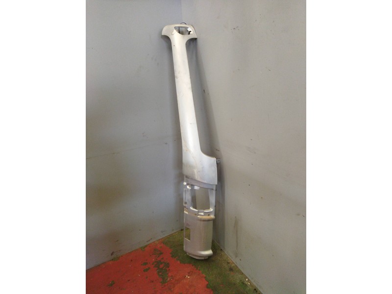 Recambio de moldura luna delantera para nissan trucks atleon 140 referencia OEM IAM 612629X005 612629X004 DEFLECTOR DERECHO