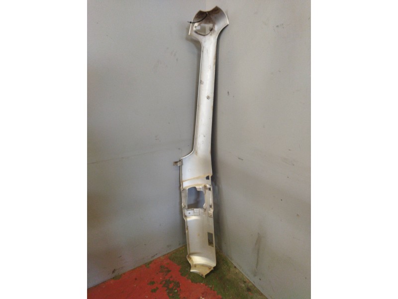 Recambio de moldura luna delantera para nissan trucks atleon 140 referencia OEM IAM 612629X005 612629X004 DEFLECTOR DERECHO