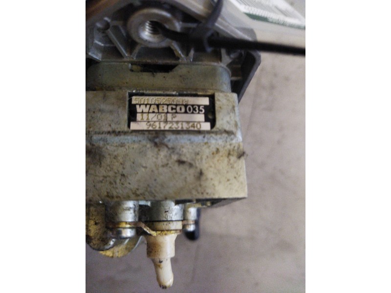 Recambio de palanca freno de mano para renault midlum 4.2 diesel referencia OEM IAM 501052009 9617231340 