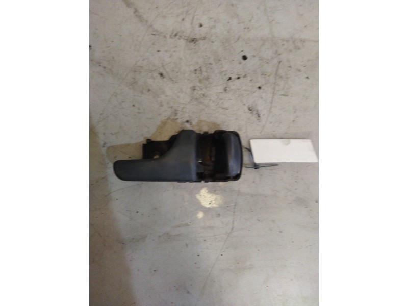 Recambio de maneta interior delantera derecha para nissan trucks atleon 140 referencia OEM IAM   