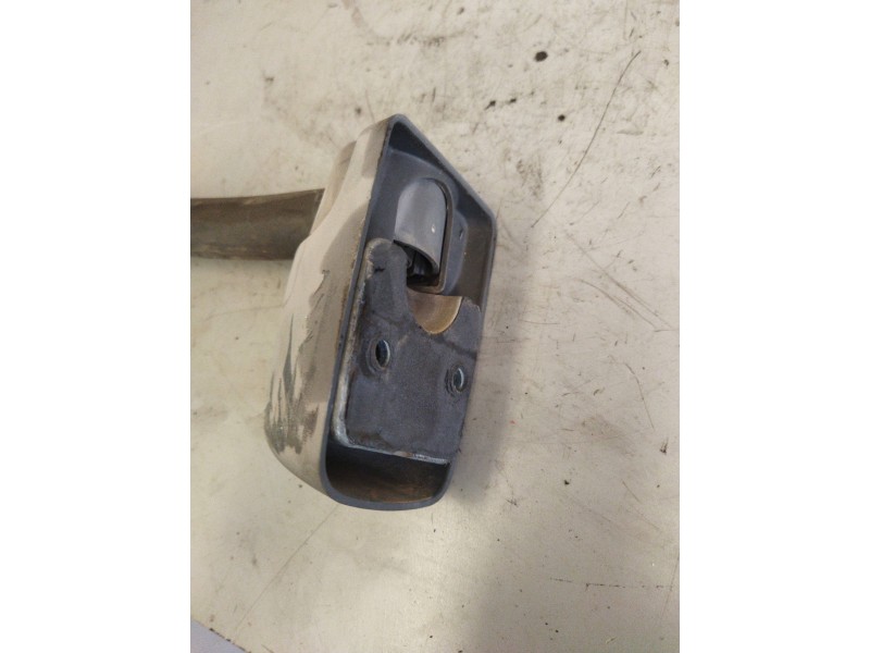 Recambio de brazo retrovisor derecho para nissan trucks atleon 140 referencia OEM IAM   