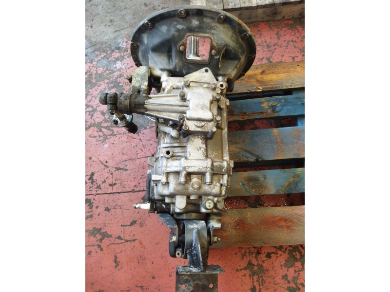 Recambio de caja cambios para nissan trucks l35.09 ... referencia OEM IAM S542 1307052015 07101149-0