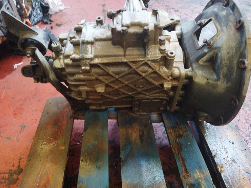 Recambio de caja cambios para nissan trucks l35.09 ... referencia OEM IAM S542 1307052015 07101149-0