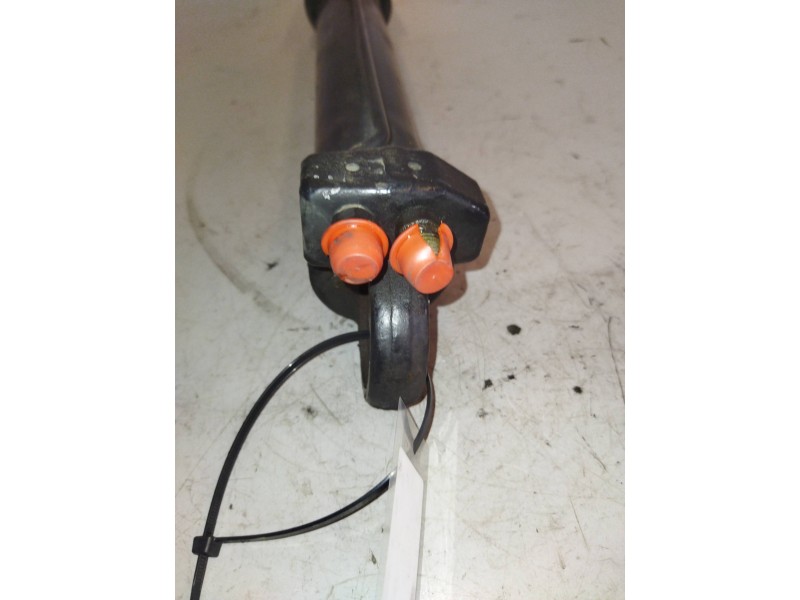 Recambio de brazo elevacion cabina para volvo fm 12 asta 2001 12.1 diesel (d12d420) referencia OEM IAM 1075457  