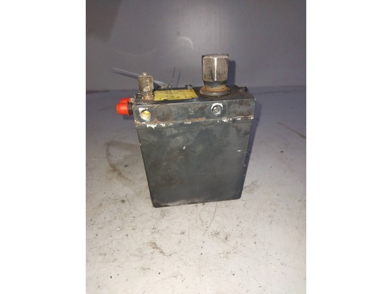 Recambio de bomba elevacion cabina para iveco stralis (ad/at) fg at   4x2 larga distancia referencia OEM IAM 41281222  