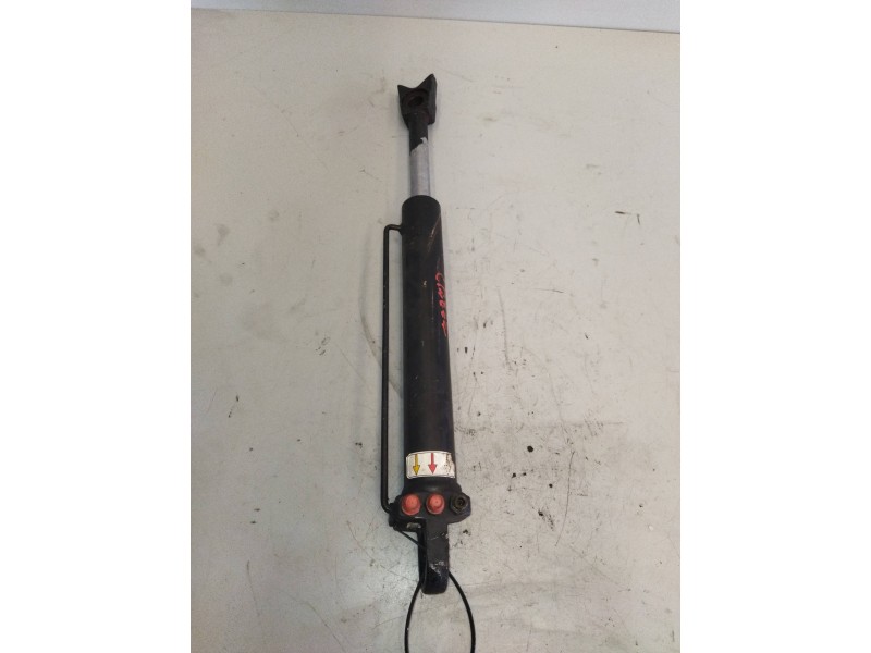 Recambio de brazo elevacion cabina para renault magnum ab 2005 12.8 diesel referencia OEM IAM 5010629108  