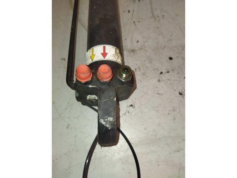 Recambio de brazo elevacion cabina para renault magnum ab 2005 12.8 diesel referencia OEM IAM 5010629108  