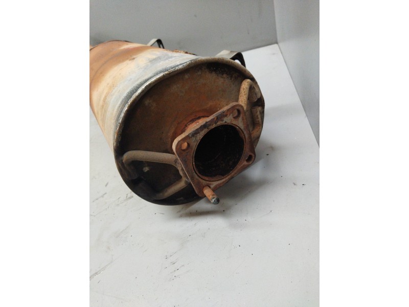 Recambio de silenciador trasero para nissan trucks atleon 140 referencia OEM IAM 20100D6301  