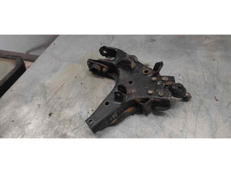 Recambio de brazo suspension inferior delantero derecho para nissan terrano/terrano.ii (r20) elegance referencia OEM IAM   