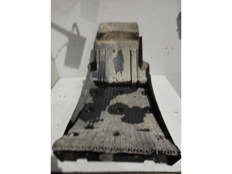 Recambio de guardabarros delantero izquierdo para volvo fh xxx 12.8 diesel referencia OEM IAM 20453900  