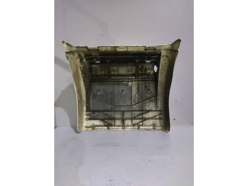 Recambio de guardabarros trasero izquierdo para man tgx 18.xxx 12.4 diesel referencia OEM IAM  PARTE DELANTERA 