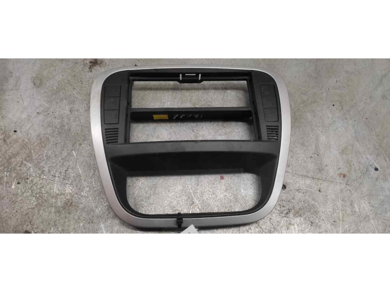 Recambio de guarnecido radio para citroen c3 1.4 audace referencia OEM IAM 9653074277  