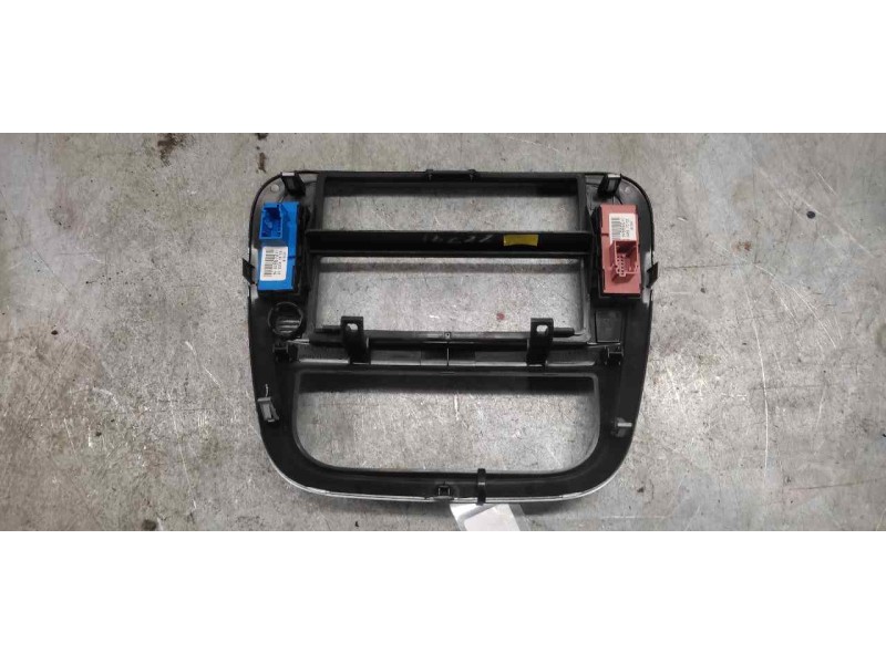 Recambio de guarnecido radio para citroen c3 1.4 audace referencia OEM IAM 9653074277  