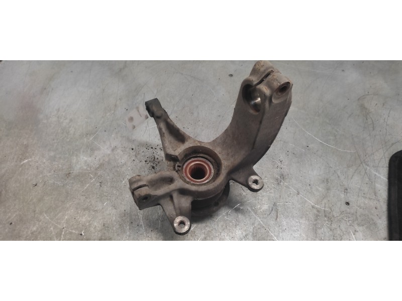 Recambio de mangueta delantera izquierda para renault megane ii berlina 5p confort authentique referencia OEM IAM   