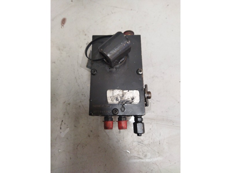 Recambio de bomba elevacion cabina para renault magnum ab 2005 12.8 diesel referencia OEM IAM 5010615920  