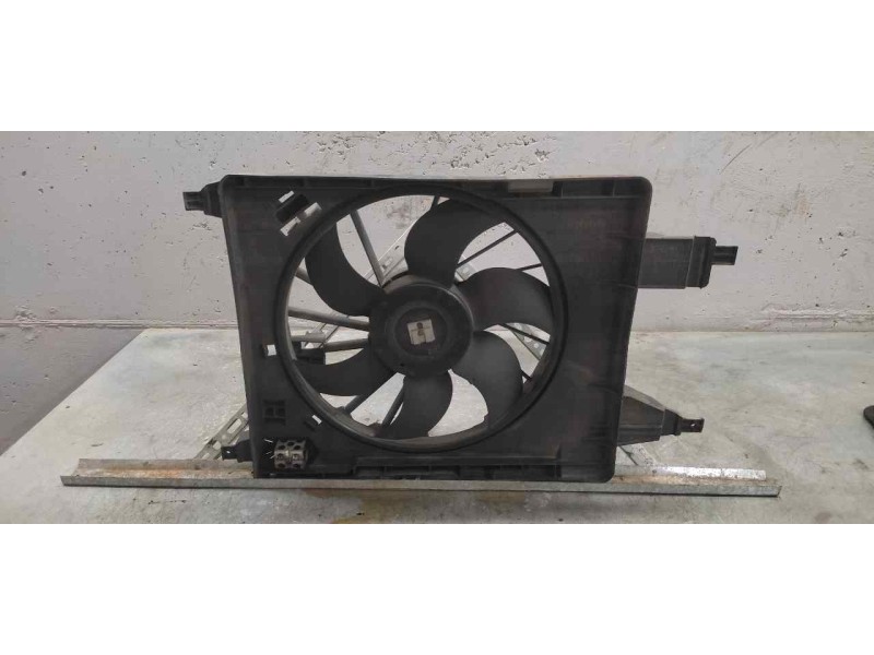 Recambio de electroventilador para renault scenic ii authentique referencia OEM IAM 8200151465A  