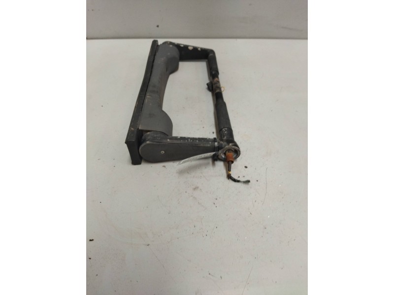 Recambio de brazo retrovisor derecho para renault magnum ab 2005 12.8 diesel referencia OEM IAM   