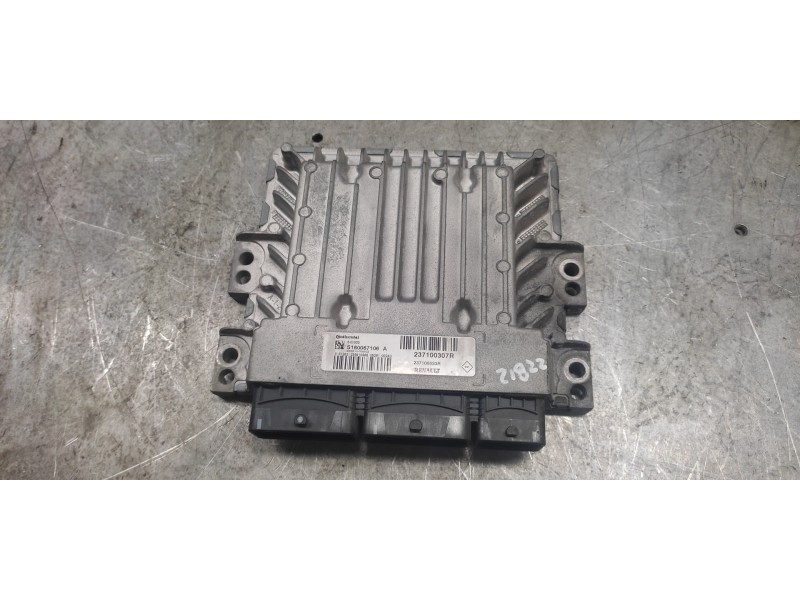Recambio de centralita motor uce para renault megane iii berlina 5 p dynamique referencia OEM IAM 237100307R S180067106A 
