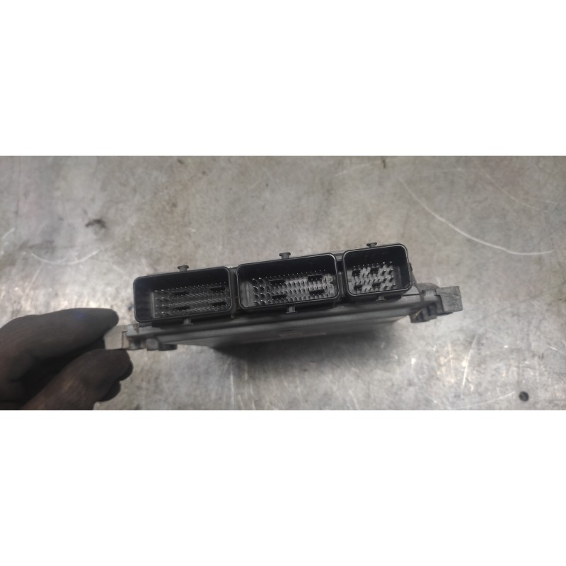 Recambio de centralita motor uce para renault megane iii berlina 5 p dynamique referencia OEM IAM 237100307R S180067106A 