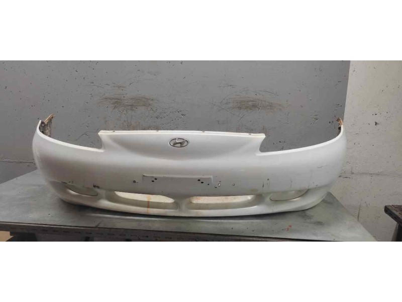 Recambio de paragolpes delantero para hyundai lantra berlina (rd) 1.6 gls referencia OEM IAM   