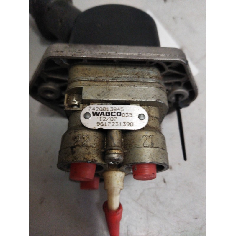 Recambio de palanca freno de mano para renault magnum ab 2005 cabina adel.tractor semirr. gv  4x2 4xx.18 gran espacio referencia