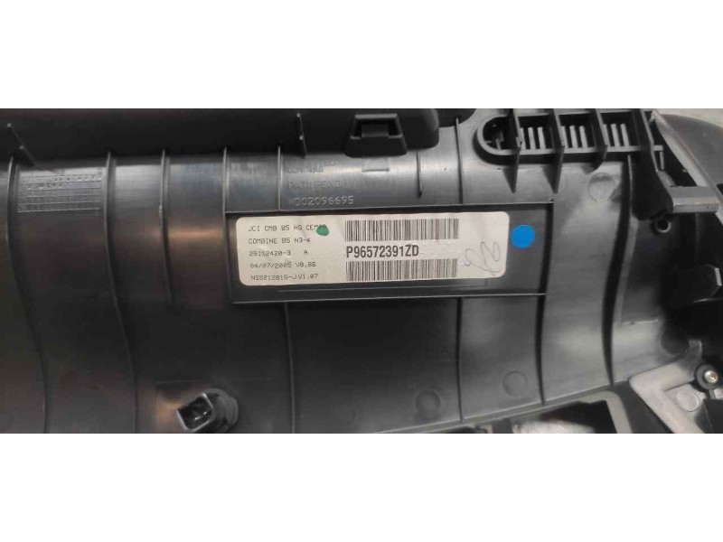 Recambio de cuadro instrumentos para citroen c4 coupe vts referencia OEM IAM 96572391ZD NS9212816J 