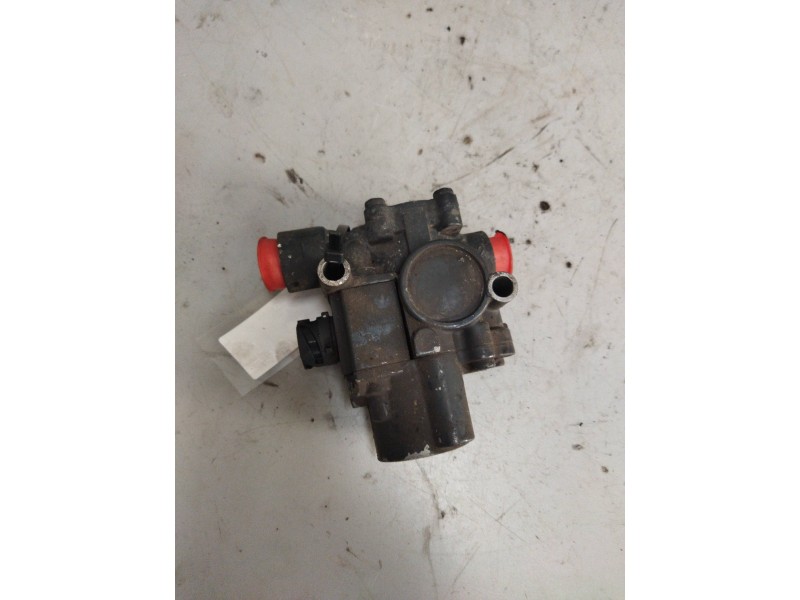 Recambio de valvula aire para iveco stralis (as) 12.9 diesel referencia OEM IAM 4721950550  