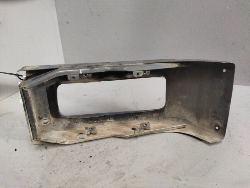 Recambio de puntera paragolpes delantero derecha para nissan trucks l35.09 ... referencia OEM IAM   