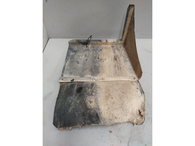 Recambio de guardabarros delantero izquierdo para nissan trucks l35.09 ... referencia OEM IAM   