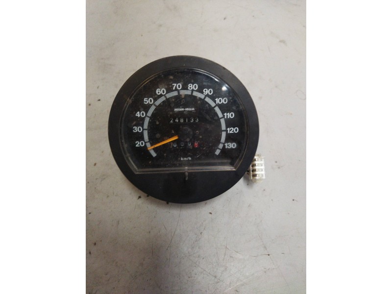 Recambio de cuadro instrumentos para nissan trucks l35.09 ... referencia OEM IAM 015010590 195921 CUENTA KILOMETROS