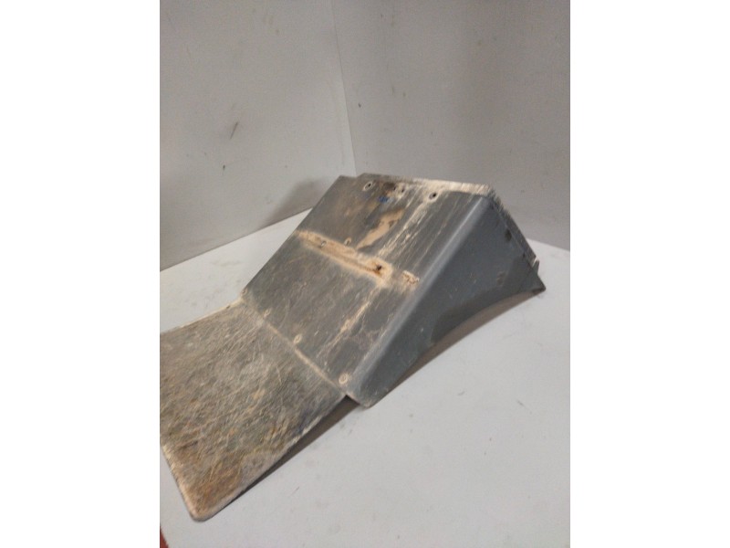 Recambio de guardabarros delantero derecho para nissan trucks l35.09 ... referencia OEM IAM   