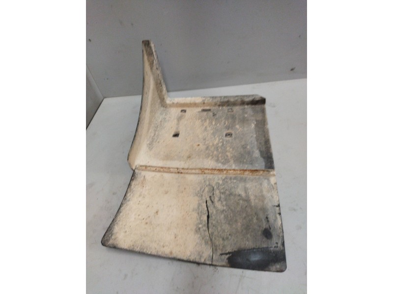 Recambio de guardabarros delantero derecho para nissan trucks l35.09 ... referencia OEM IAM   