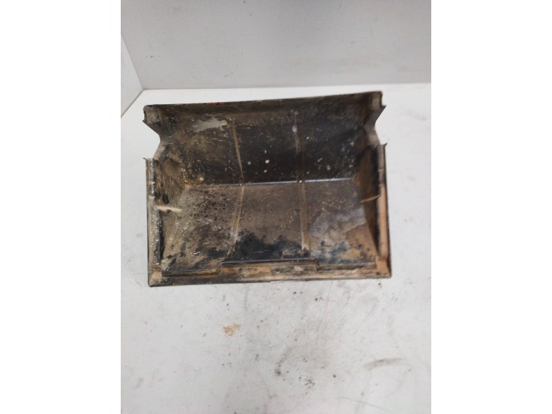 Recambio de tapa bateria para nissan trucks l35.09 ... referencia OEM IAM   