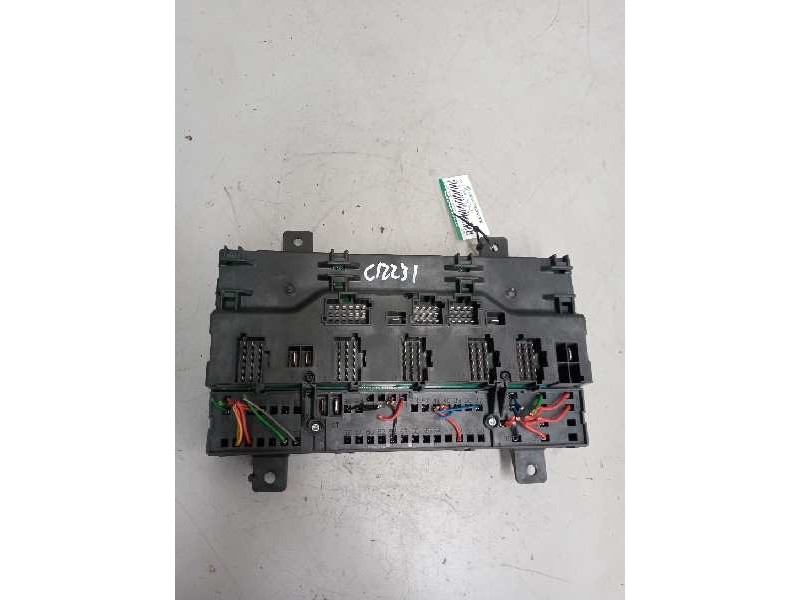 Recambio de caja reles / fusibles para volvo fh xxx 12.8 diesel referencia OEM IAM 20568055  