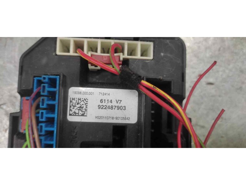 Recambio de caja reles / fusibles para bmw serie 1 lim. (f20) 118d referencia OEM IAM 6114922487903  