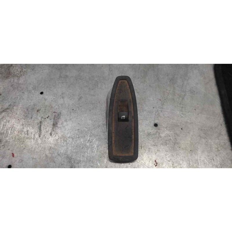 Recambio de mando elevalunas delantero derecho para bmw serie 1 lim. (f20) 118d referencia OEM IAM 920810701 3 PINS 