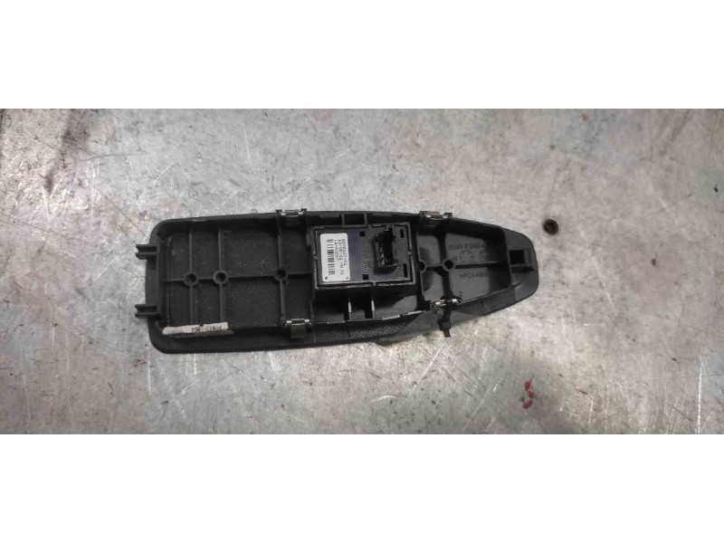 Recambio de mando elevalunas delantero derecho para bmw serie 1 lim. (f20) 118d referencia OEM IAM 920810701 3 PINS 