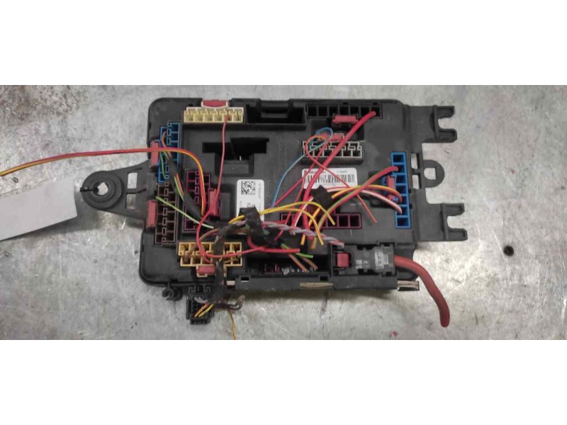 Recambio de caja reles / fusibles para bmw serie 1 lim. (f20) 118d referencia OEM IAM 6114926111102  