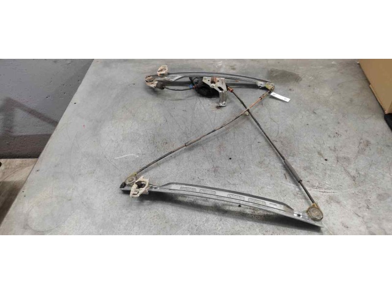 Recambio de elevalunas delantero izquierdo para peugeot 206 berlina xs referencia OEM IAM   2 PINS