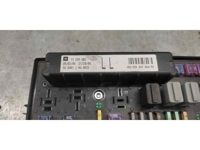 Recambio de caja reles / fusibles para opel astra h ber. cosmo referencia OEM IAM 13268302 5DK00946450 